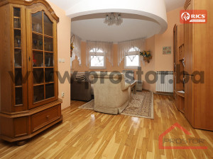 PROSTOR izdaje: Trosoban stan u privatnoj kući, Hrasno brdo