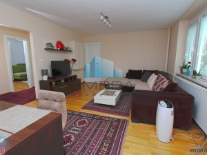 EMBRA prodaje: Trosoban stan, Grbavica, Novo Sarajevo.