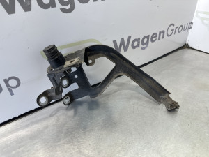 Nosac blatobrana lijevi BMW F10