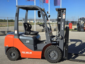 Viljuskar H25 F35 TRIPLEX 4.5M PREMIUM 2.5T 25