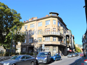 Adaptiran nenamješten stan od 84m2 u ulici Ćemaluša kod BKCa.