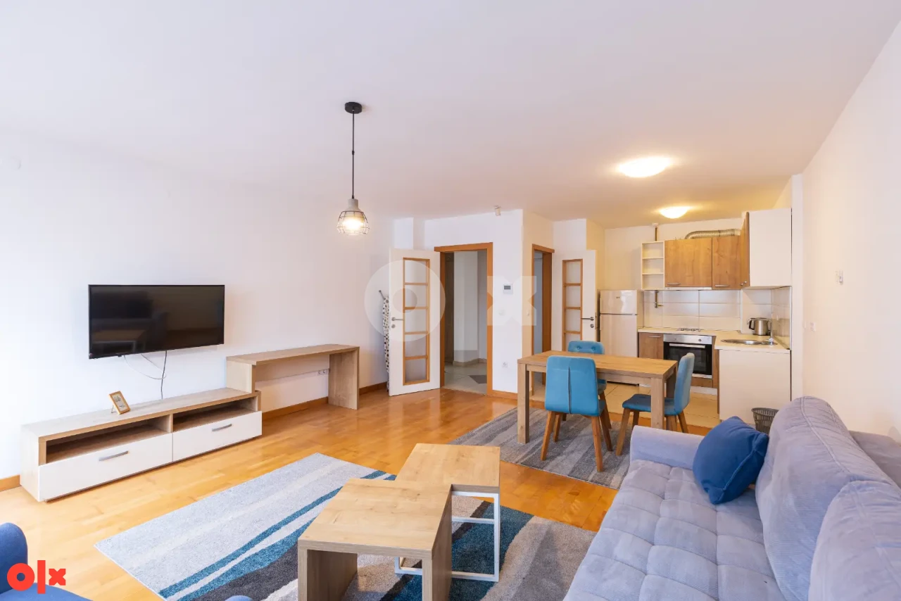 Exkluzivno-namješten useljiv stan Stup Bulevar 56,50 m2