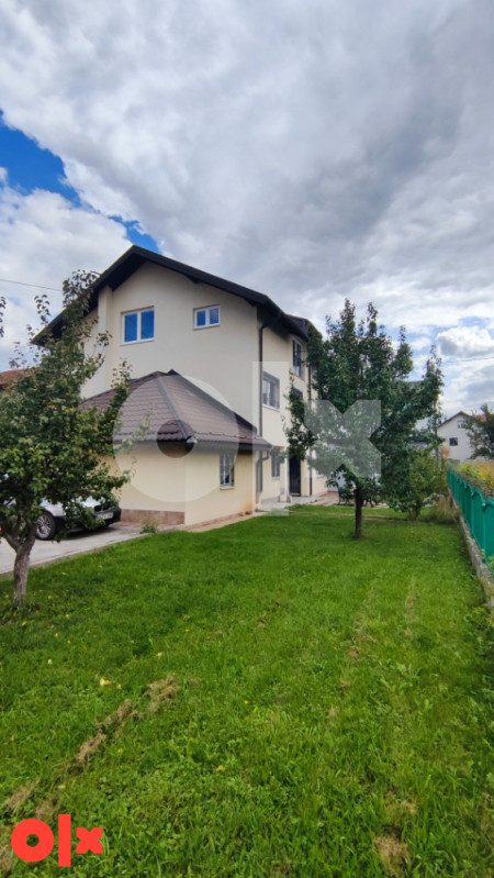 Ilidza , Otes, trospratna kuca sa bastom na prodaju! 2