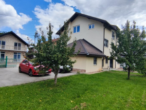 Ilidza , Otes, trospratna kuca sa bastom na prodaju!