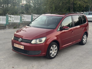 Touran automatik DSG 2014 bi xenon 1.6TDI 77kw panorama