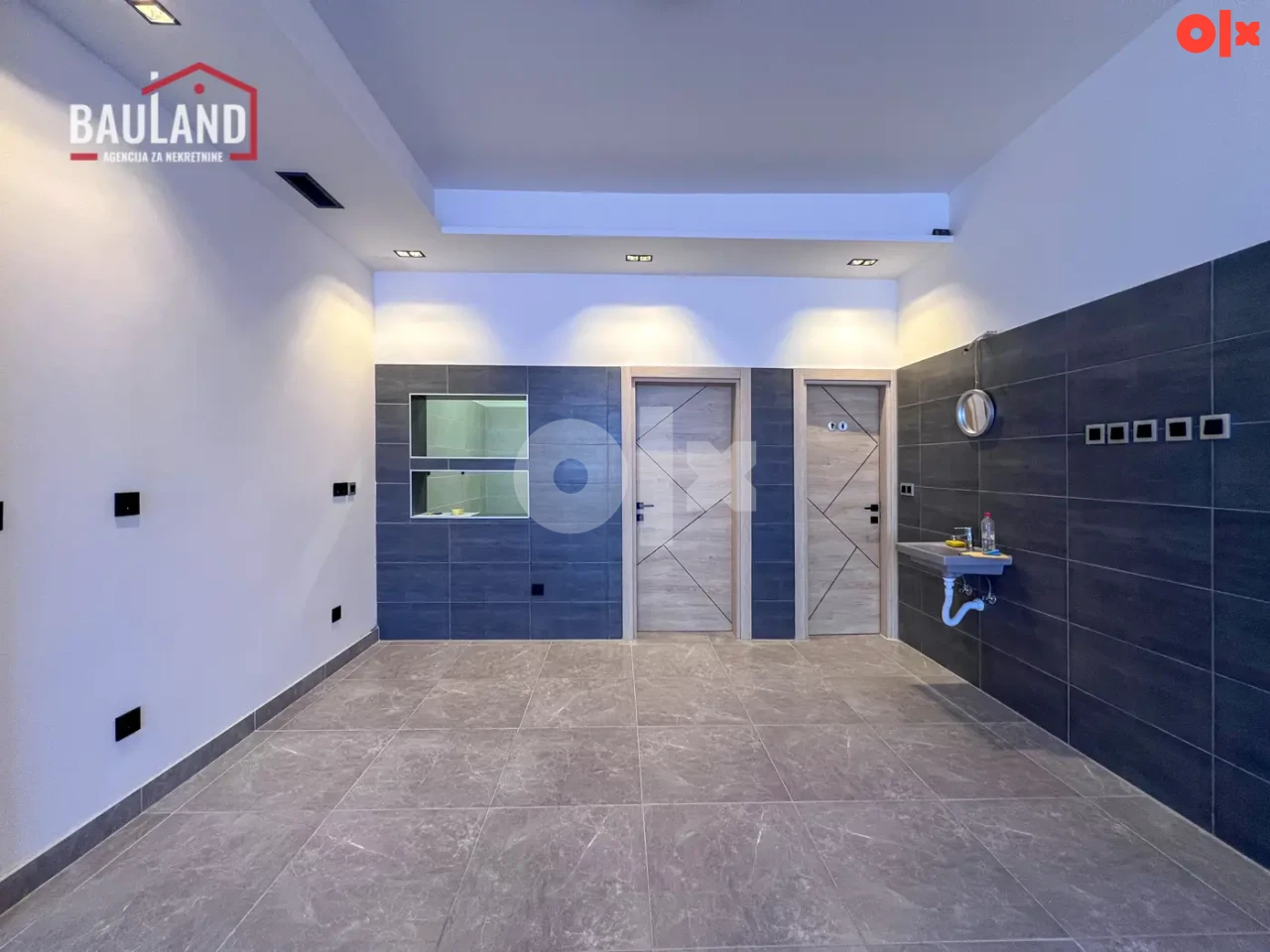 Višenamjenski poslovni prostor površine 70m2/ Stup 4