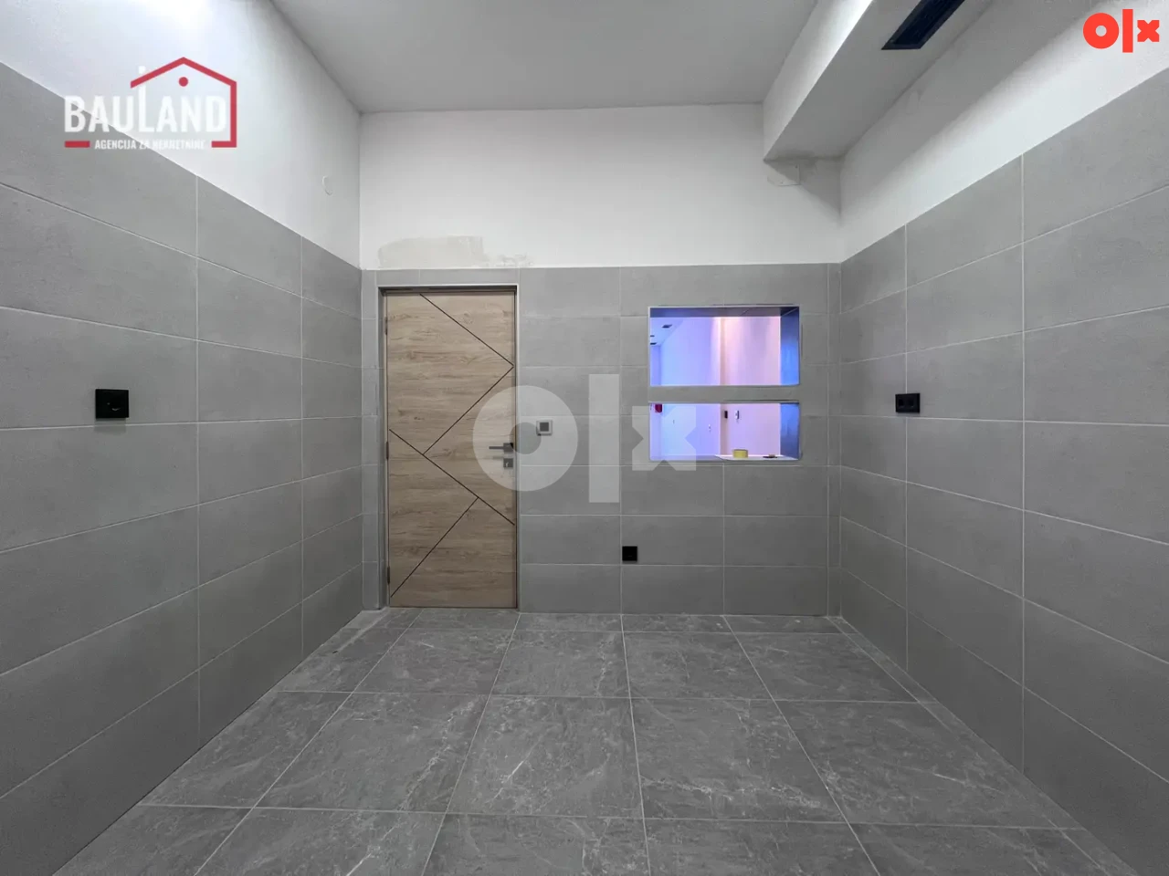 Višenamjenski poslovni prostor površine 70m2/ Stup 6