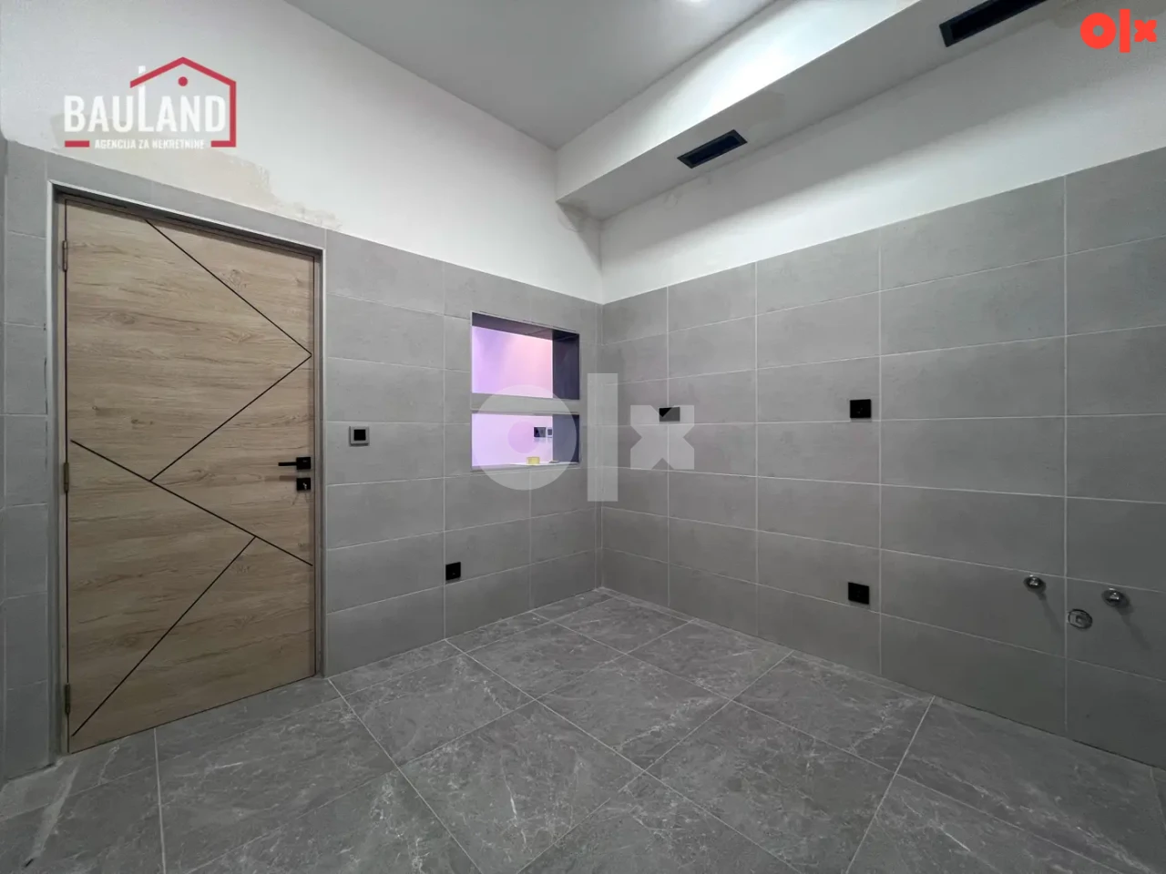 Višenamjenski poslovni prostor površine 70m2/ Stup 7