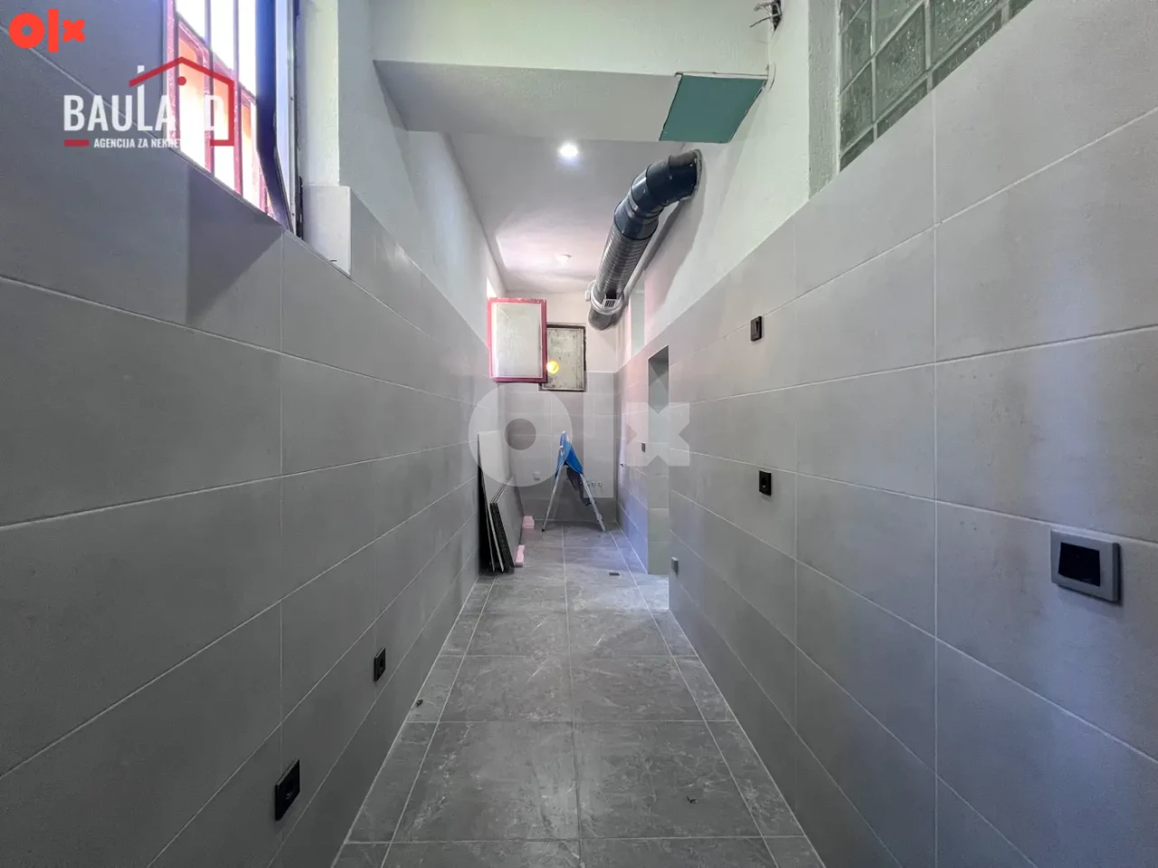 Višenamjenski poslovni prostor površine 70m2/ Stup 9