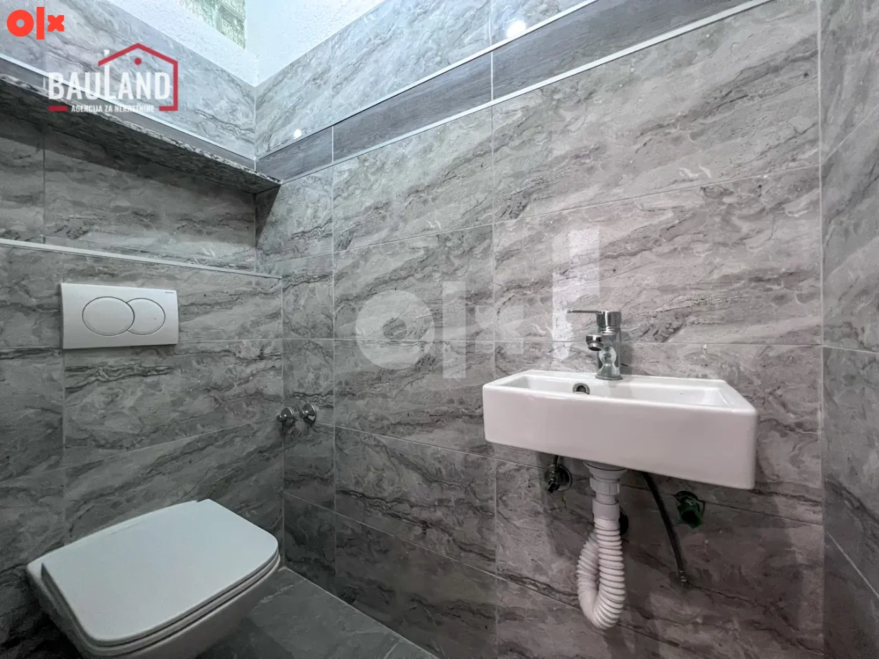 Višenamjenski poslovni prostor površine 70m2/ Stup 10