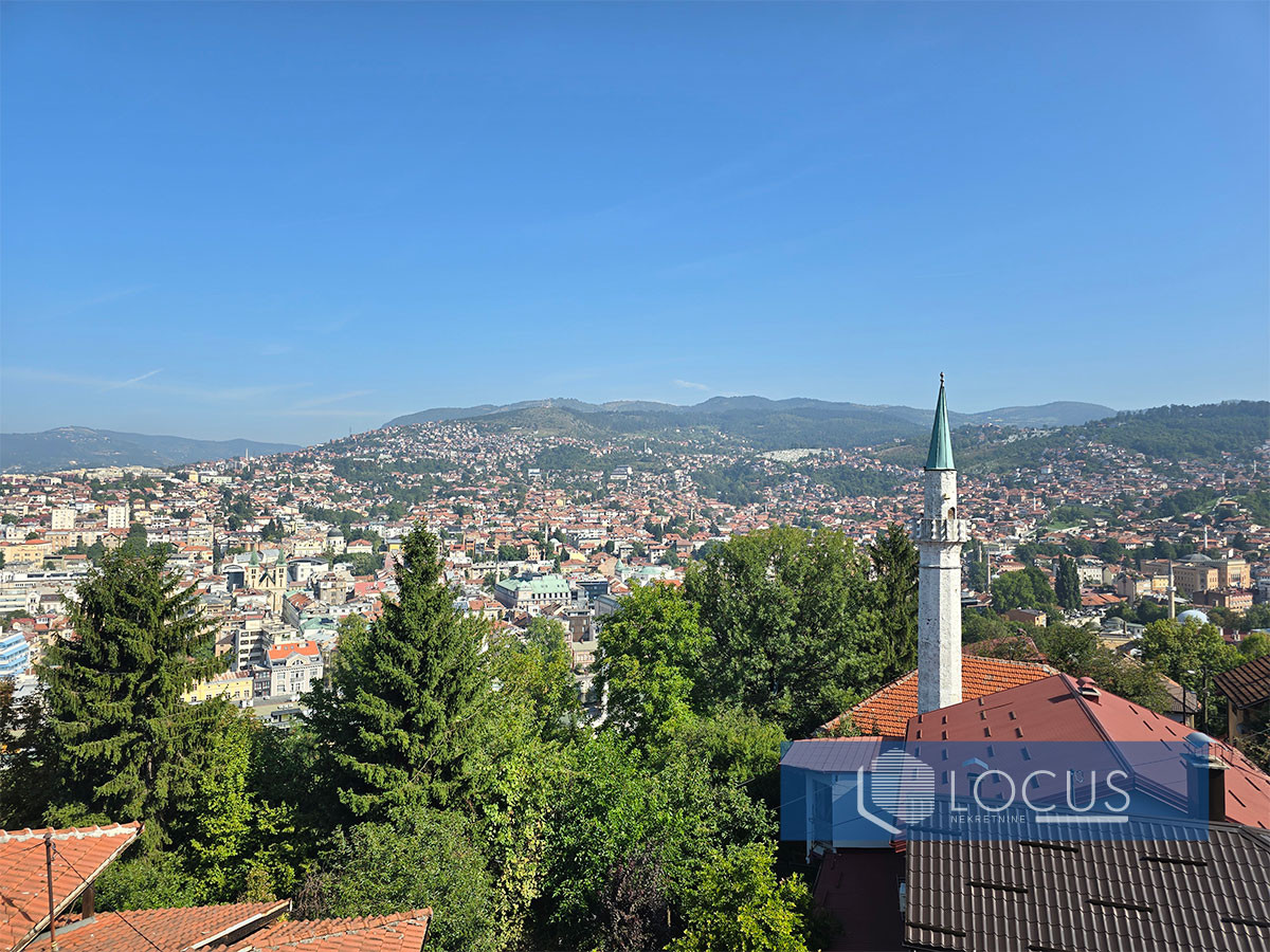LOCUS: Kuća u roh bau stanju, ispod Tranzita, Bistrik 15