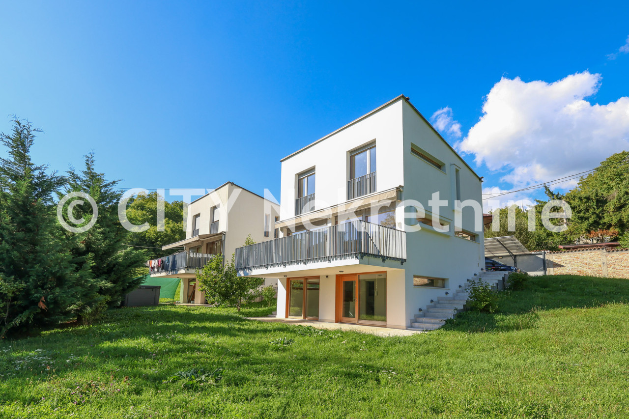 Moderna kuća sa dvorištem - Stari grad - Mošćanica - 142 m2
