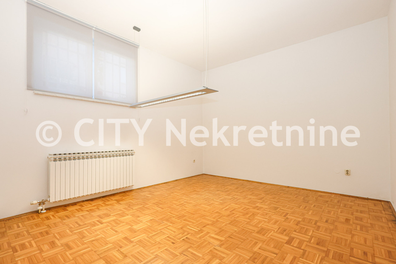 Poslovni prostor - Centar - Šip - 49 m2 2
