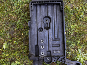 Nosac akumulatora audi a3 8v