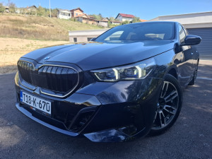 BMW 520 D XDRIVE G60 / 2024 G / M PAKET / 29000 KM / NOVOOO