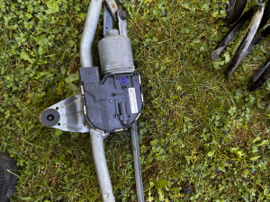 Motor za brisace audi a3 8v