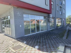 Poslovni prostor Laktaši 64m2