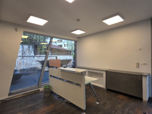Unikatan poslovni objekat najam Novo Sarajevo photo 2