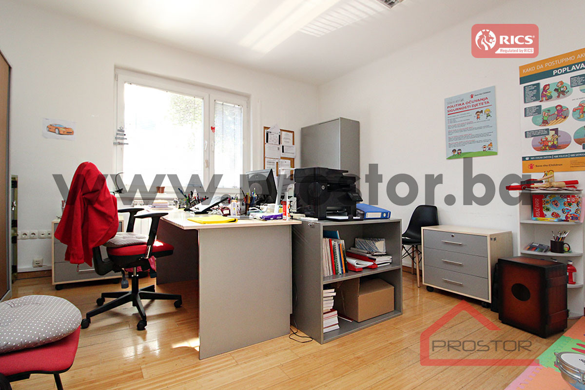 PROSTOR izdaje: Kuća, 400m2, Kovačići 4