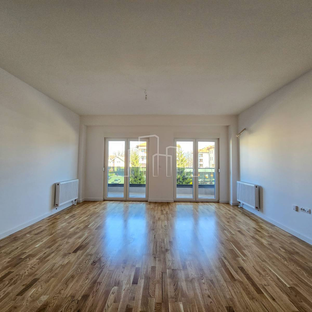 Nov i nenamješten stan 95m2 Iznajmljivanje Istočno Sarajevo