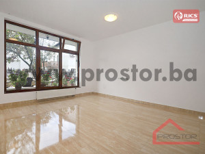 PROSTOR izdaje: Trosoban stan, Aerodromsko naselje