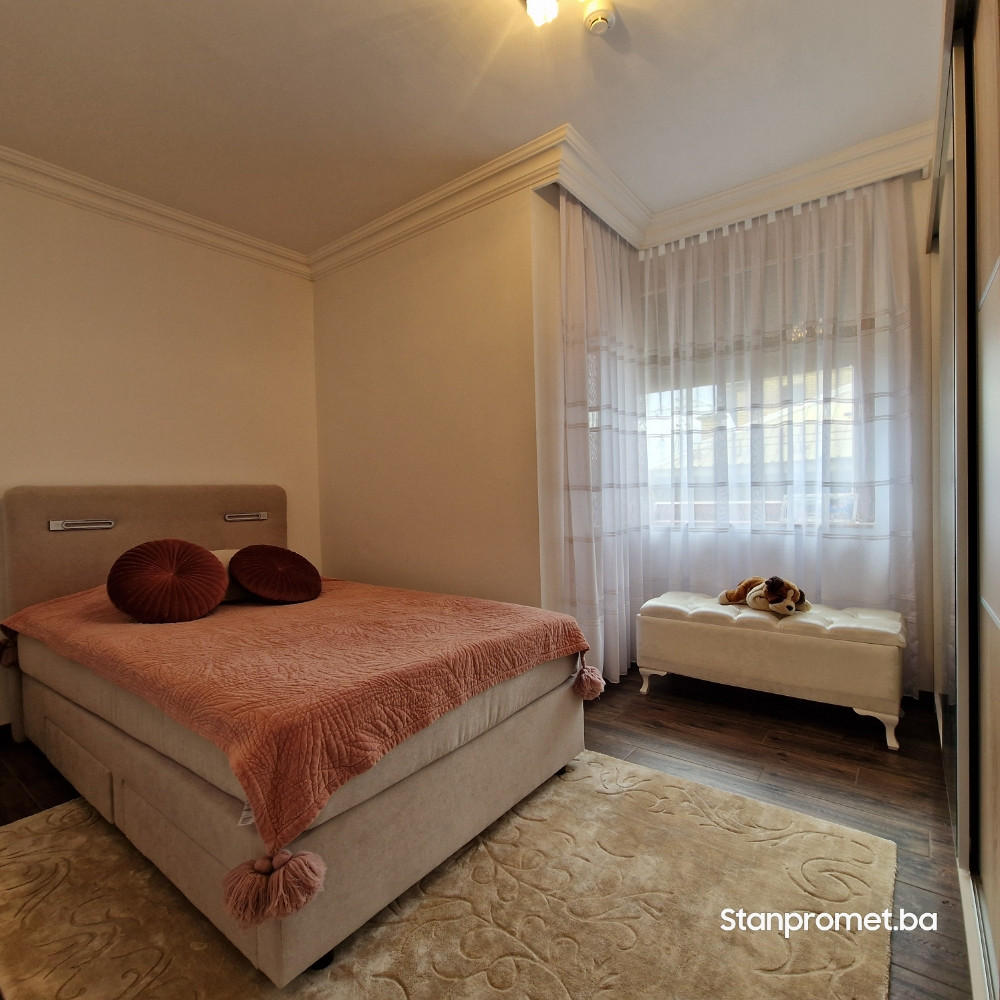 Višesoban stan Breka prodaja 2