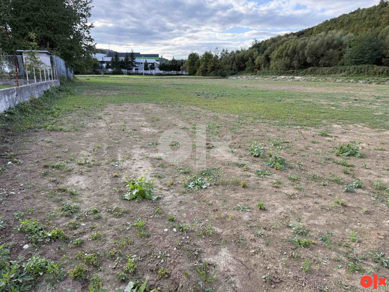 Zemljište sa urbanistickom za halu u Blazuju