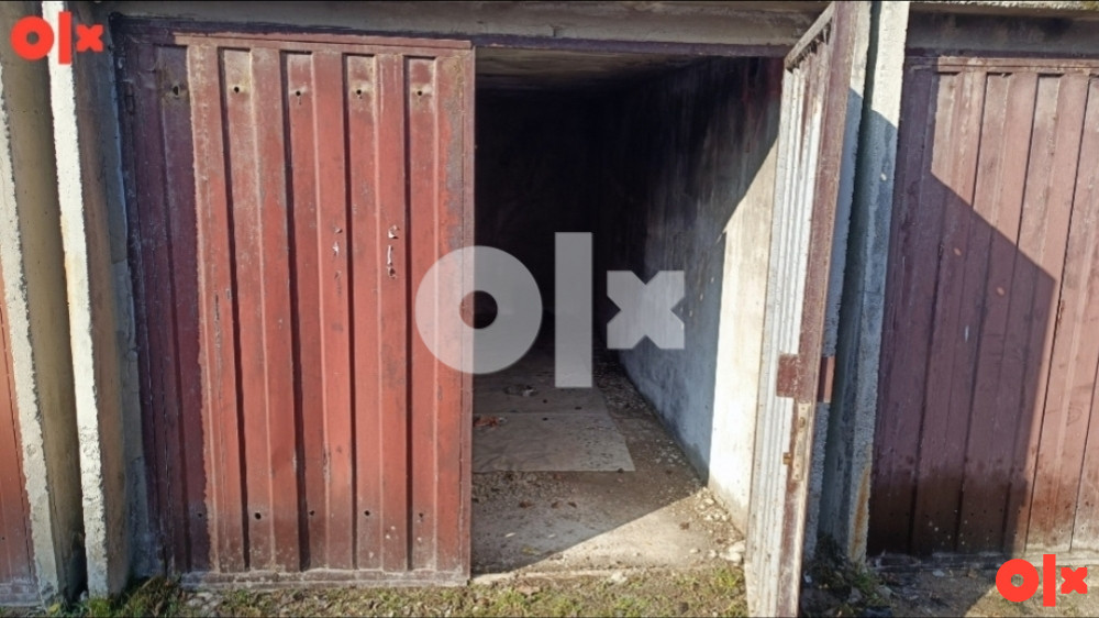 Izadjem garažu pored TC REAL ispod MUPA Kakanj auto parking rent 3