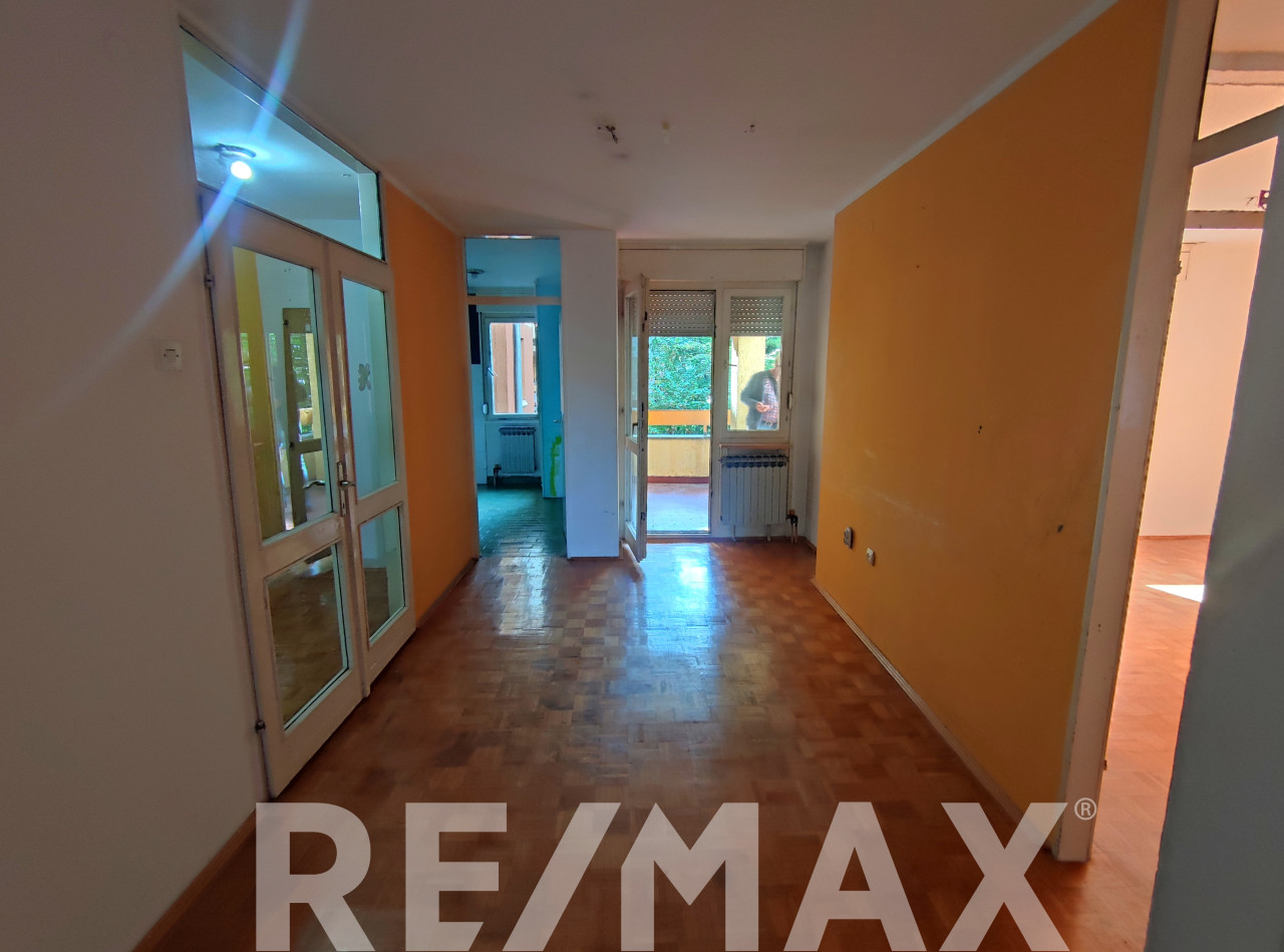 Trosoban porodičan stan 82m2,MEJDAN 9