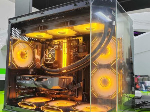 GAMING PC Ryzen 7 7800X3D 32GB Zotac Gaming GeForce RTX 5060