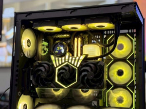 ULTRA GAMING PC Ryzen 7 9800X3D RTX 5070 Ti HOF 64GB DDR5