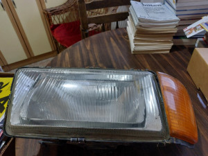 FAR I ŽMIGAVAC (DESNI) Audi 80 TD/1,8 benzin JAJE 1989/1991 g.