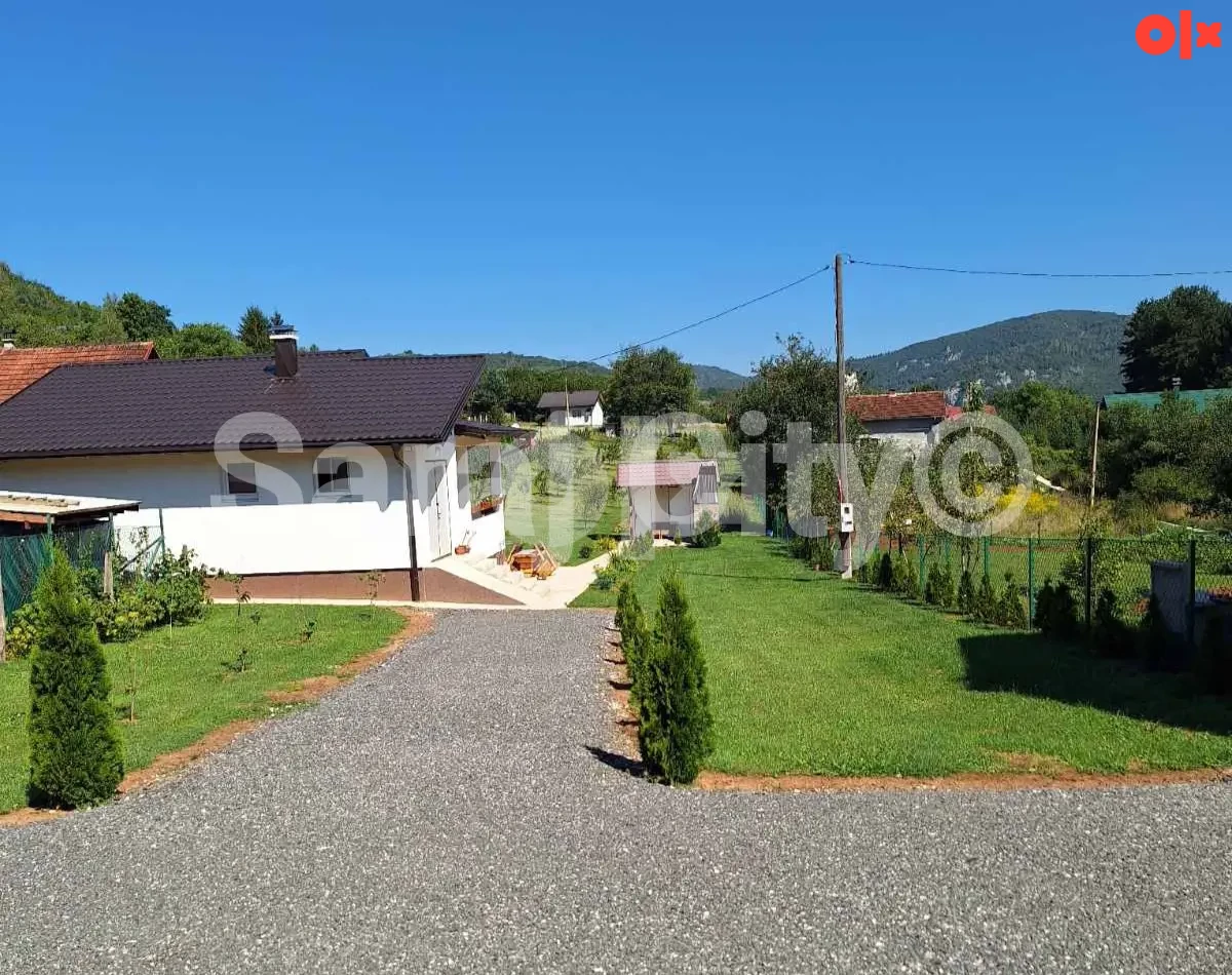 Vikendica Trnovo -Kijevo sa 2635m2 Zemljišta