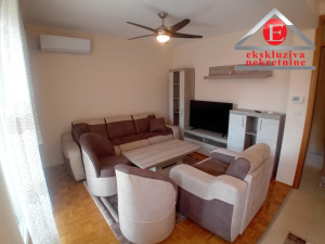 - CENTAR- NAMJEŠTEN TROSOBAN STAN 62 m2, ID 4053/DŠ