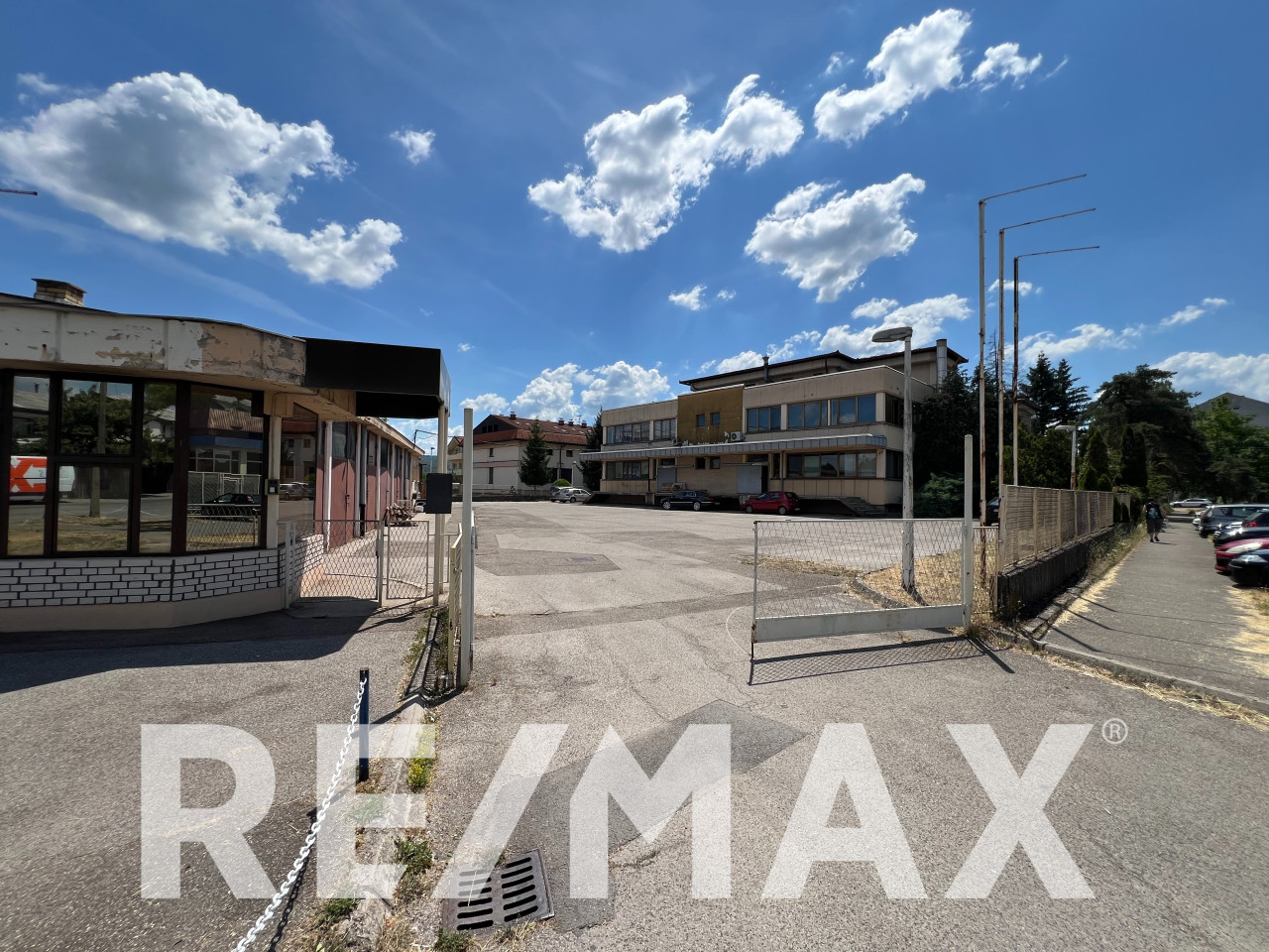 Poslovni prostor 595m2, Budžak, veliki parking 20+ mjesta