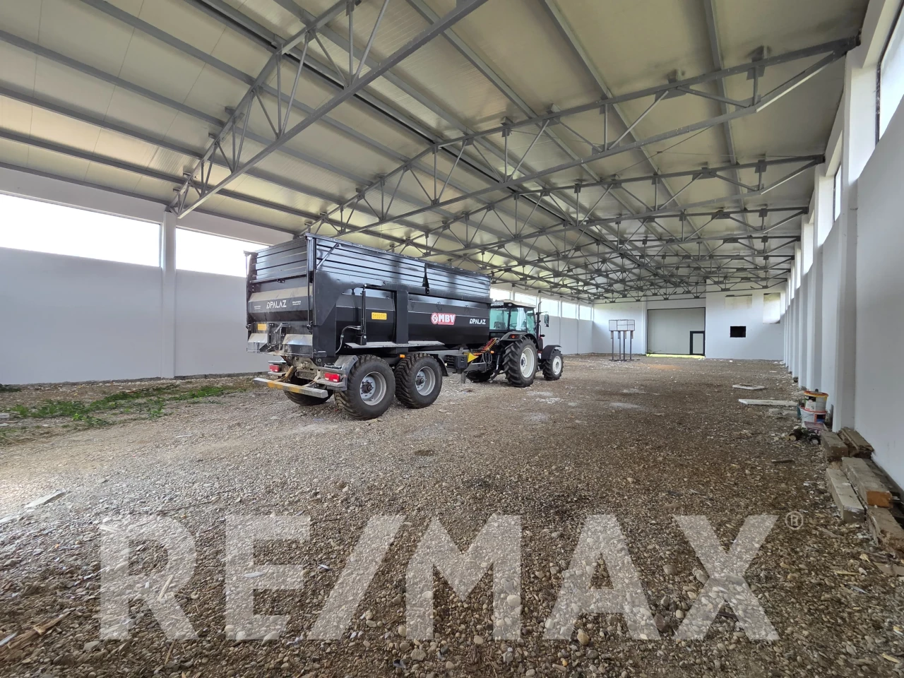 Industrijska hala 624m2 sa vlastitim trafoom, plac 4936m2 4