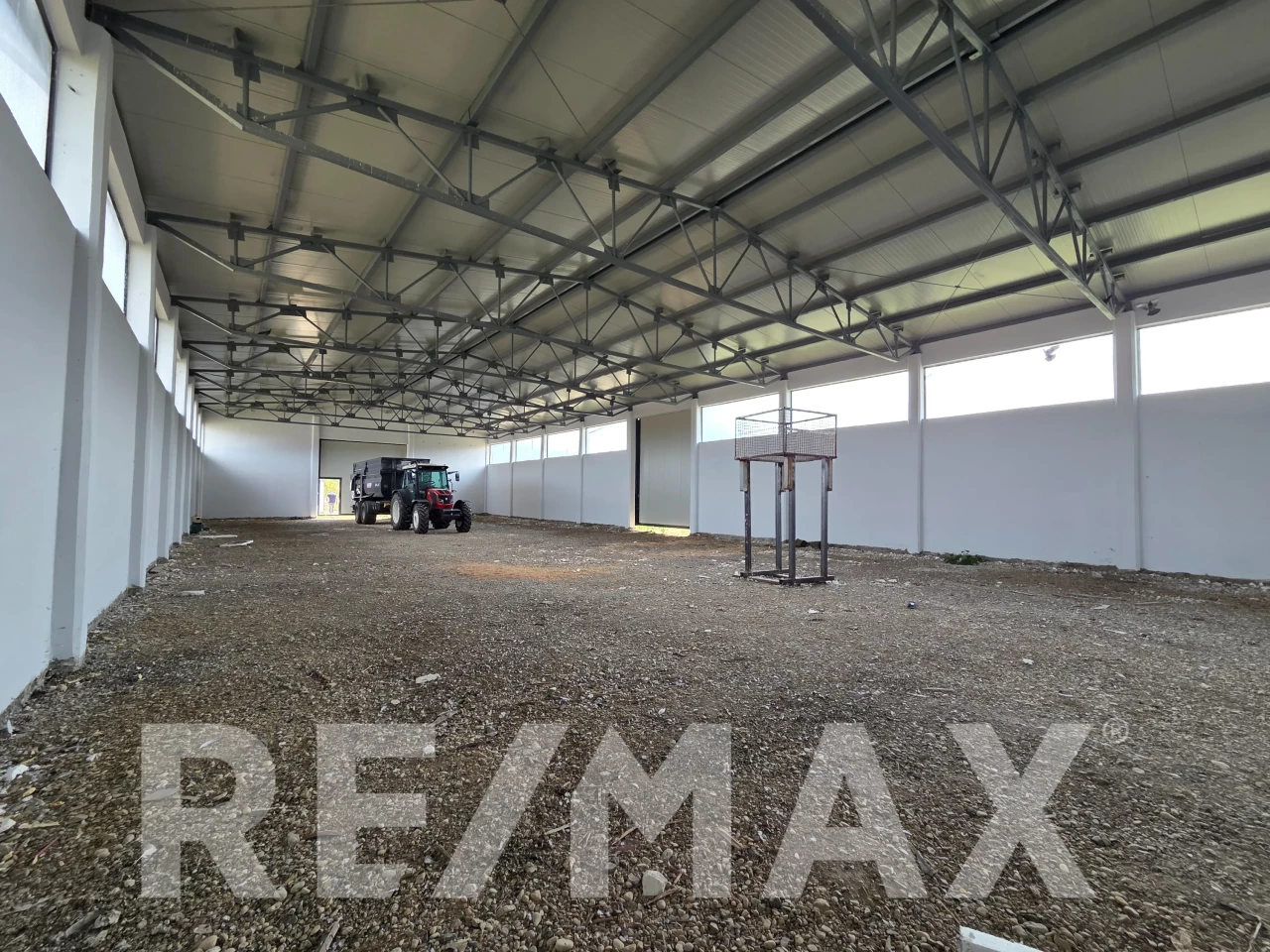 Industrijska hala 624m2 sa vlastitim trafoom, plac 4936m2 5