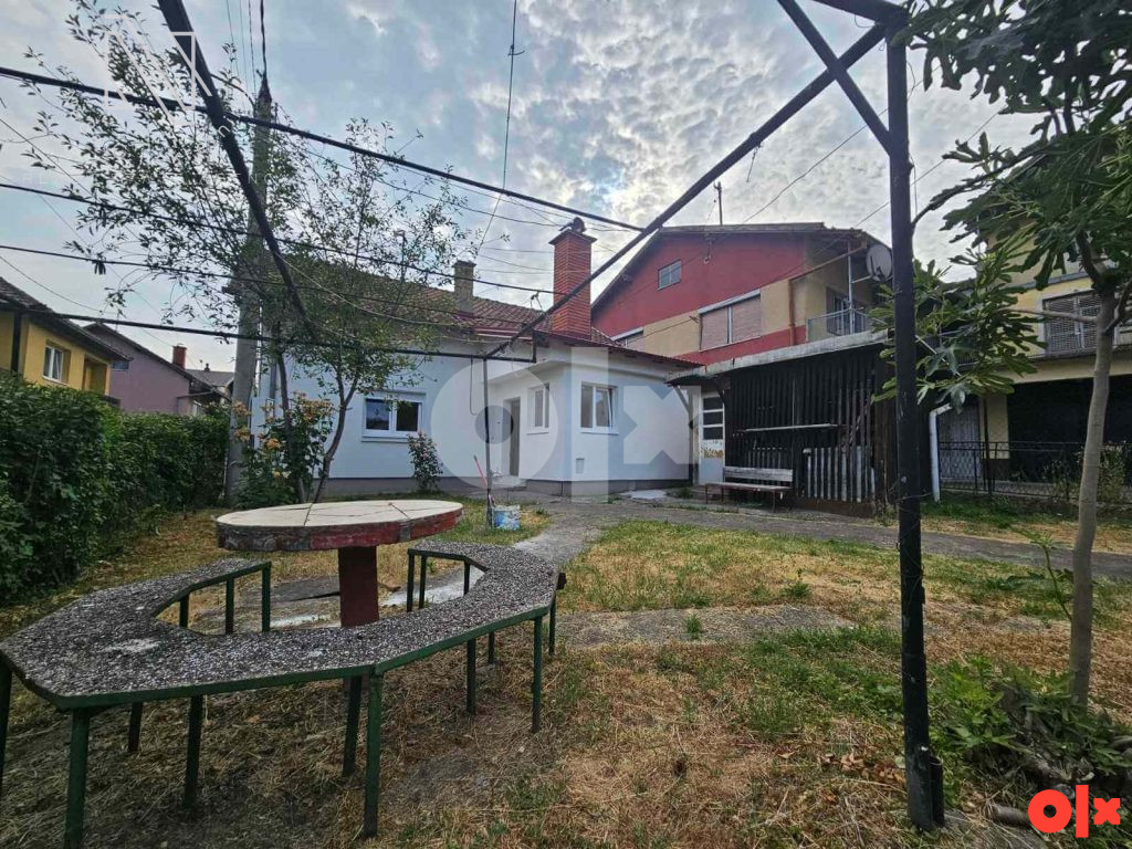 Mejdan, prodaja kuće sa okućnicom od 250m2 3