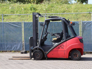 Viličar Linde H25 D-02 Triplex Diesel 2500kg 2017