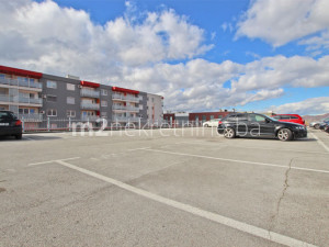 m2: Ilidža, Grand Centar. Parking mjesto