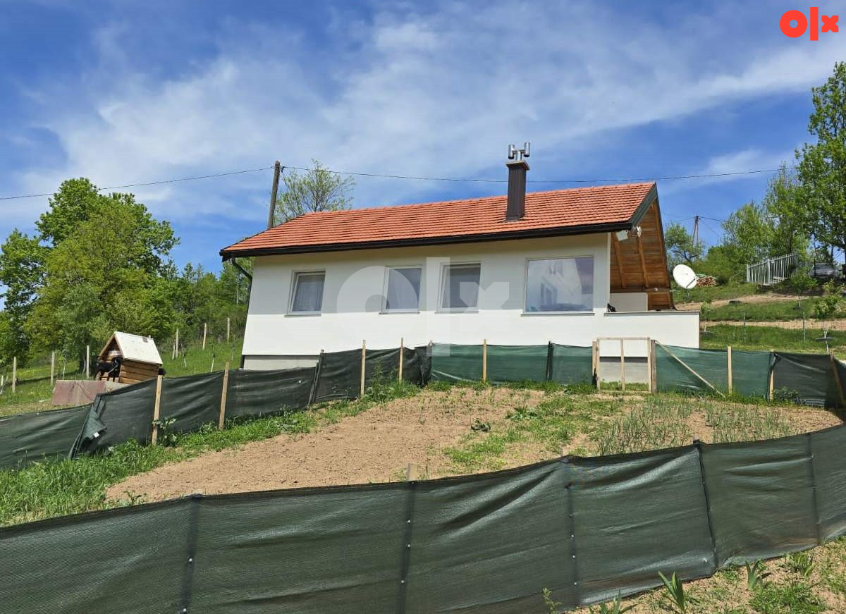 Vikendica  Kijevo Trnovo sa 2300m2 zemljišta 2
