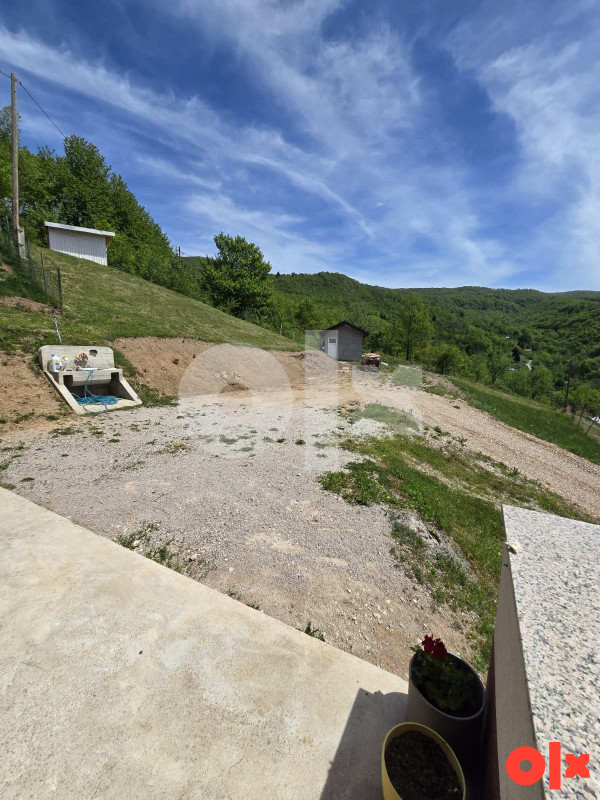 Vikendica  Kijevo Trnovo sa 2300m2 zemljišta 15