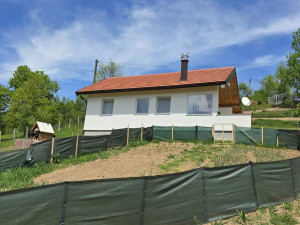 Vikendica  Kijevo Trnovo sa 2300m2 zemljišta