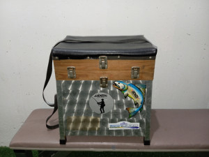 Stolica sa kutijom za ribolov