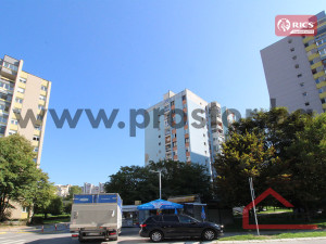 PROSTOR prodaje: Četverosoban stan sa lođom, Alipašino polje