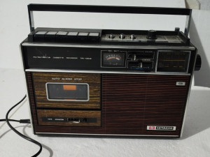 HITACHI TRK-1260E Radio Kasetofon stariji radi