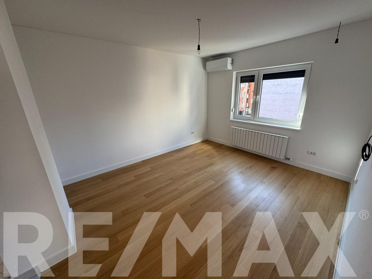 Trosoban stan 63m2 (tlocrtna 77m2) - Centar
