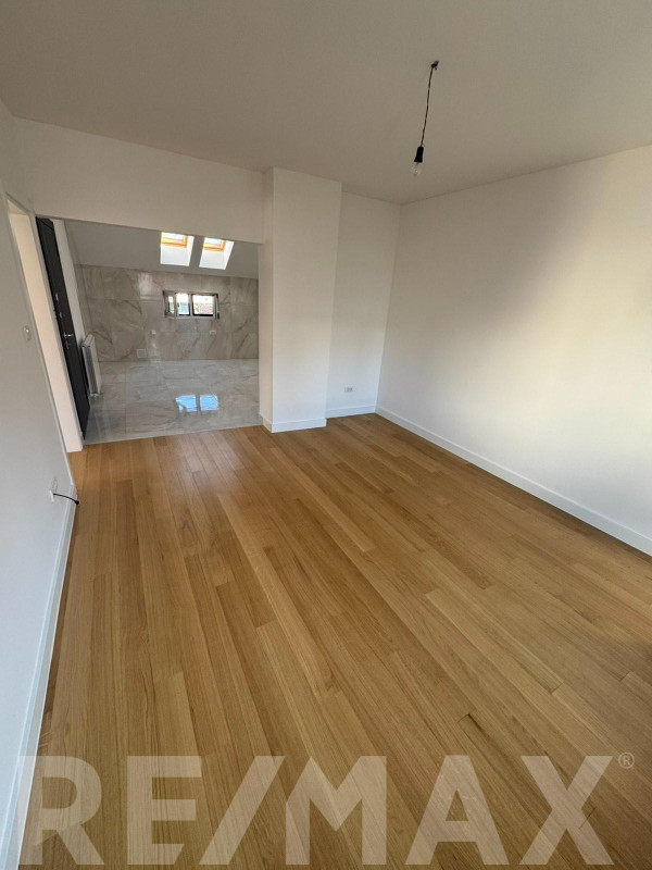 Trosoban stan 63m2 (tlocrtna 77m2) - Centar 2