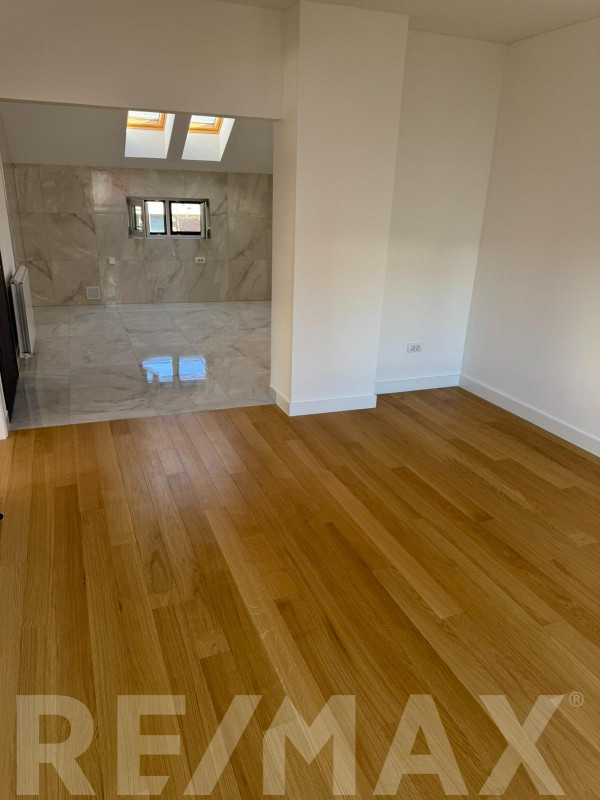 Trosoban stan 63m2 (tlocrtna 77m2) - Centar 3