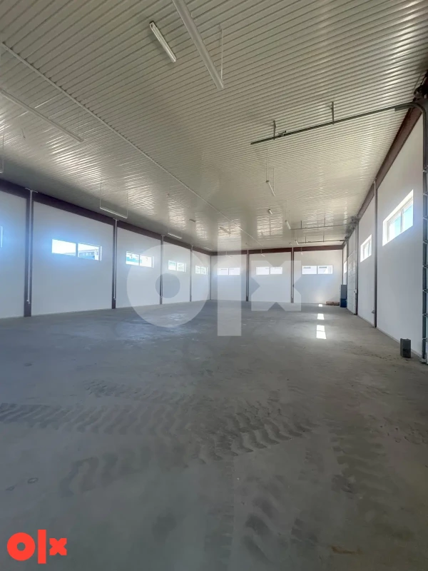 Skladište i dvije odvojene stambene jedinice 2460m2